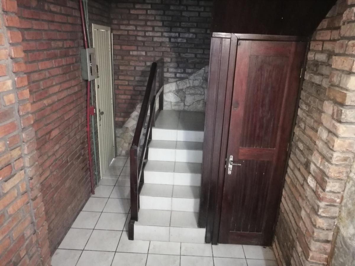 Coqueiros Hostel Флорианополис Экстерьер фото
